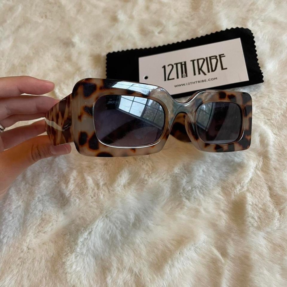 NWT 12th Tribe Hepburn Tortoise Brown Sunglasses - O/S